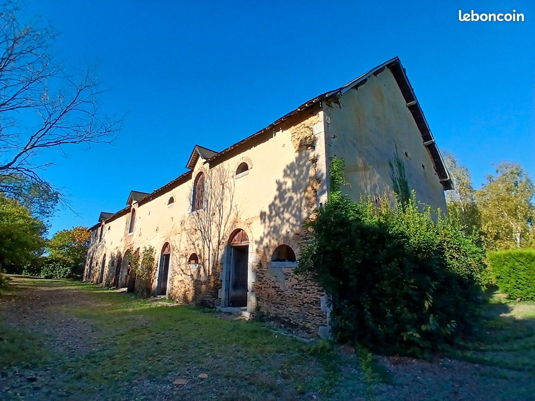 Maison 1 pièce 650 m² · à Bazougers · 650 m² · 157 500 €