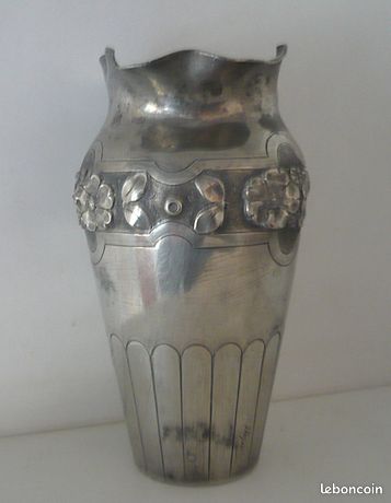 VASE ÉTAIN ART Nouveau,Décors Feuilles fruits marronnier Signé Albert