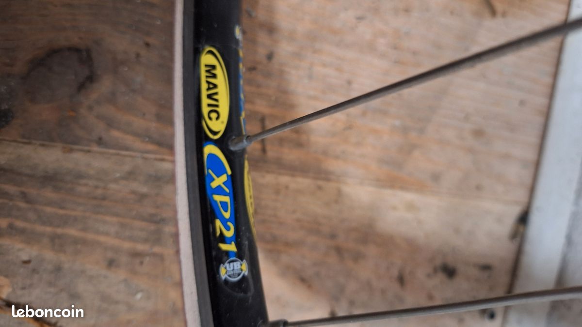 Roue Avant Vintage 700 Pour Vélo De Collection - Marque Gorike AVA, Style "Chapeau Gendarme" - Occasion