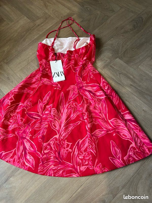 Robe fleurie Zara (image 2)