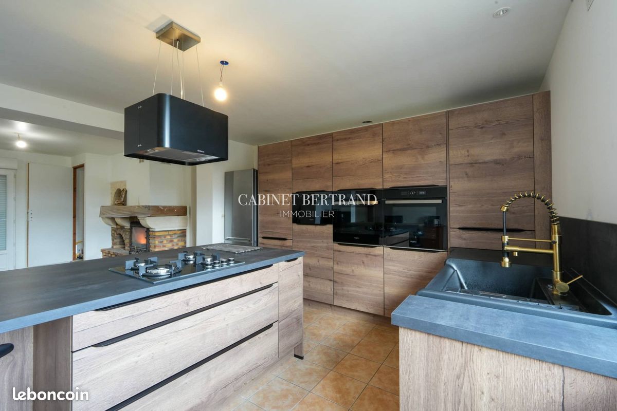 Maison 7 pièces 145 m² · à Charleval · 145 m² · 232 000 €