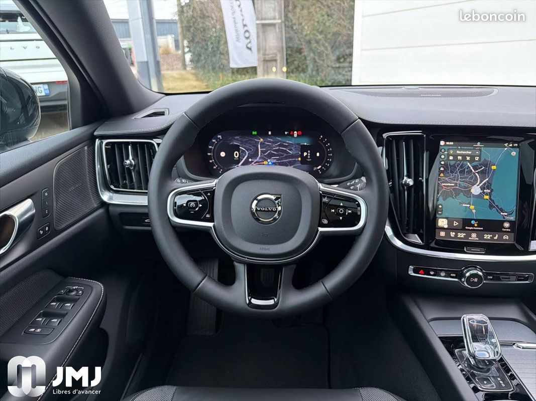 VOLVO V60 B4 197 ch DCT7 Ultra Style Dark (image 8)