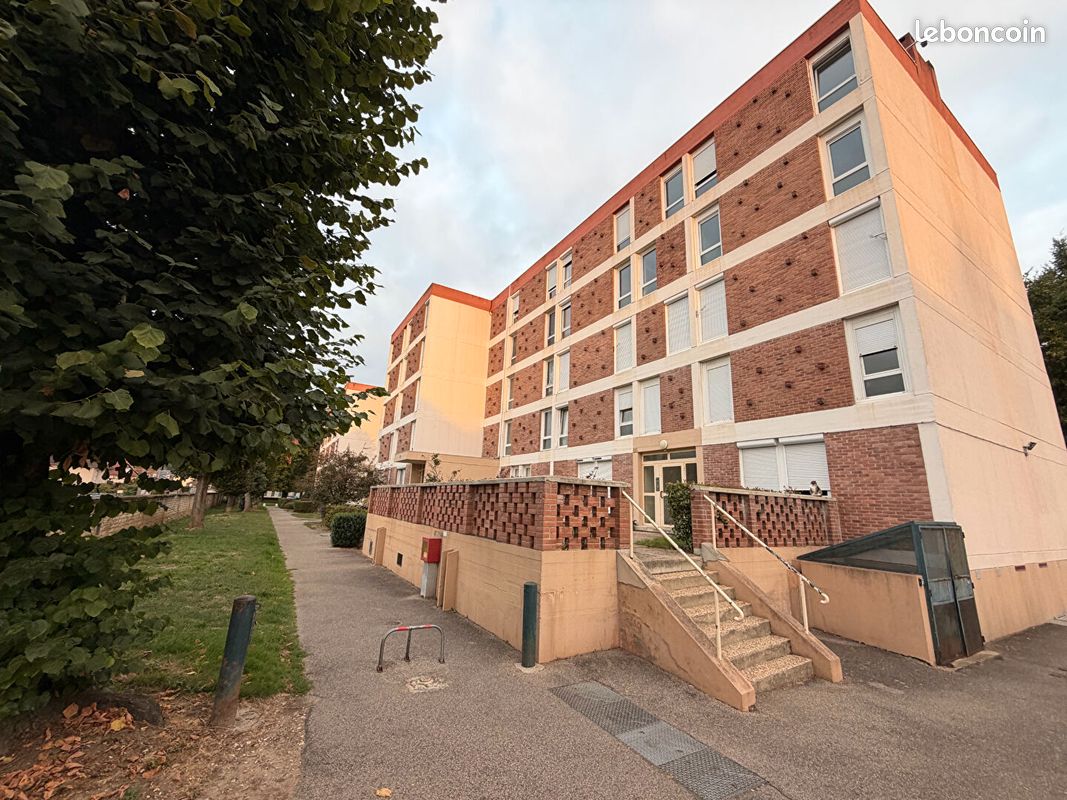 Appartement 2 pièces 40 m² · à Saint-Pierre-lès-Elbeuf · 40 m² · 37 000 €