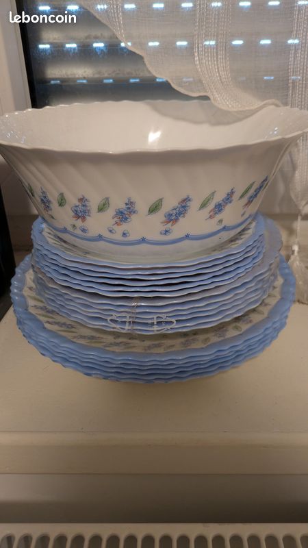 Assiettes dessert a fleurs bleu arcopal d'occasion - Arts de la table - - page 3