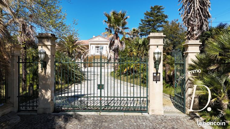 Propriété 8 pièces 238 m²
