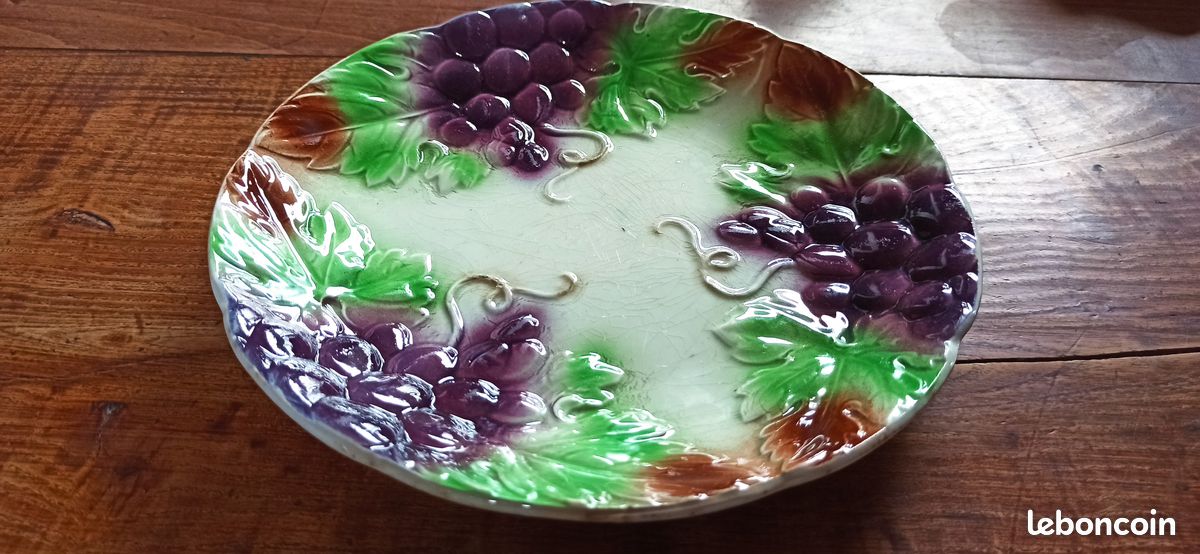 6 ASSIETTES A Dessert En Barbotine De Sarreguemines Toutes Differentes