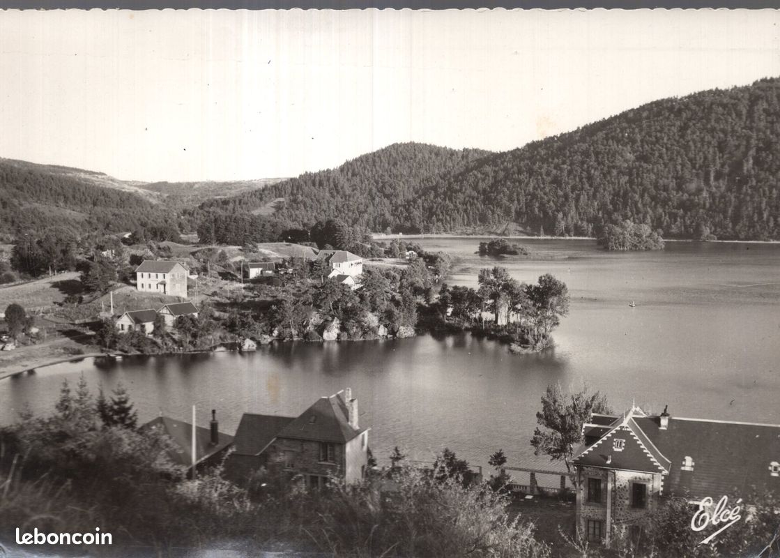 263W038 - Département du PUY DE DÔME - CARTE POSTALE ANCIENNE CPA du LAC CHAMBON (réf.263 W 038) (image 1)