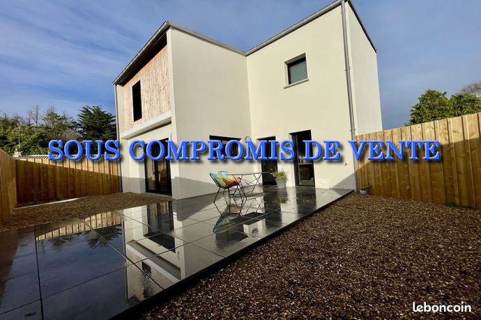 https://img.leboncoin.fr/api/v1/lbcpb1/images/00/dc/e2/00dce2db95e9ccb98d584164e49e45783fa5bd34.jpg?rule=ad-image
