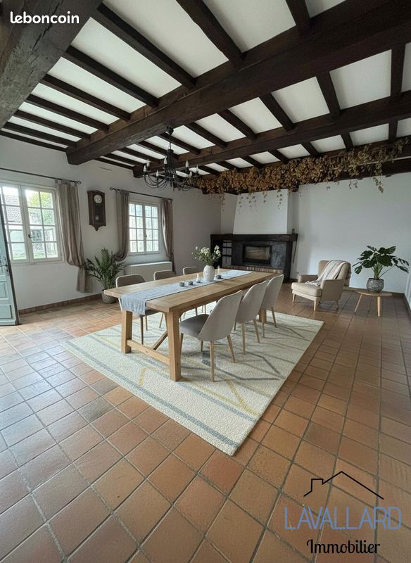 Maison 10 pièces 239 m² · à Yzeux · 239 m² · 299 000 €
