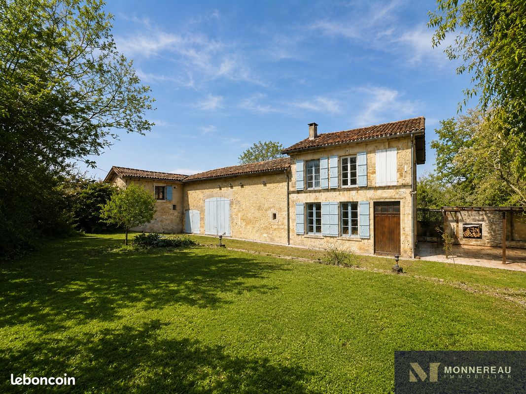Maison 7 pièces 420 m² · à Barbezieux-Saint-Hilaire · 420 m² · 650 000 €