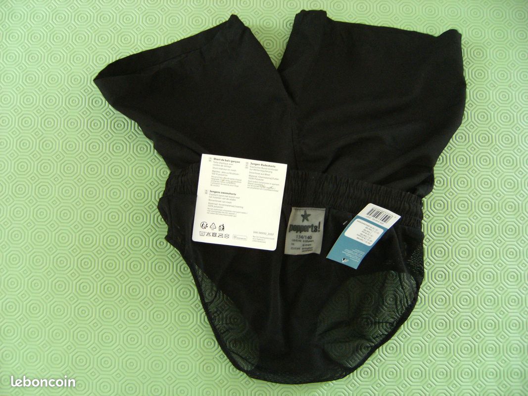 Ensemble short blanc garçon neuf avec étiquette taille 10 ans