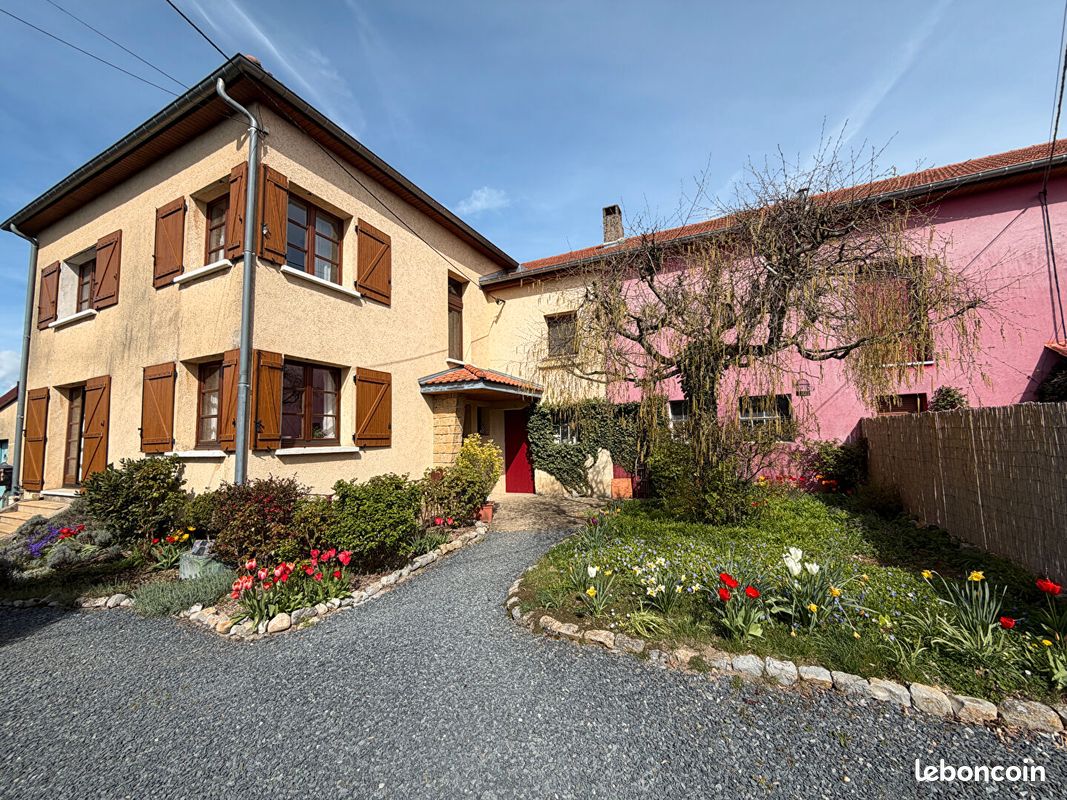 Maison 8 pièces 163 m² · à Kerling-lès-Sierck · 163 m² · 445 000 €