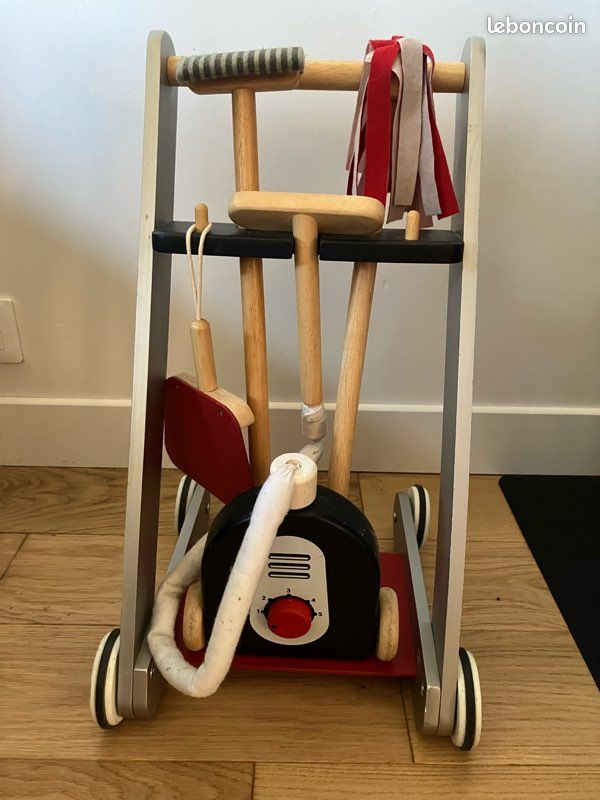 Chariot de ménage (image 1)