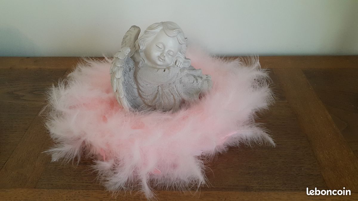 Décoration ange et plumes (image 1)