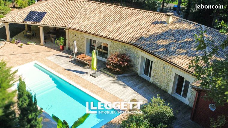 Maison 6 pièces 225 m²