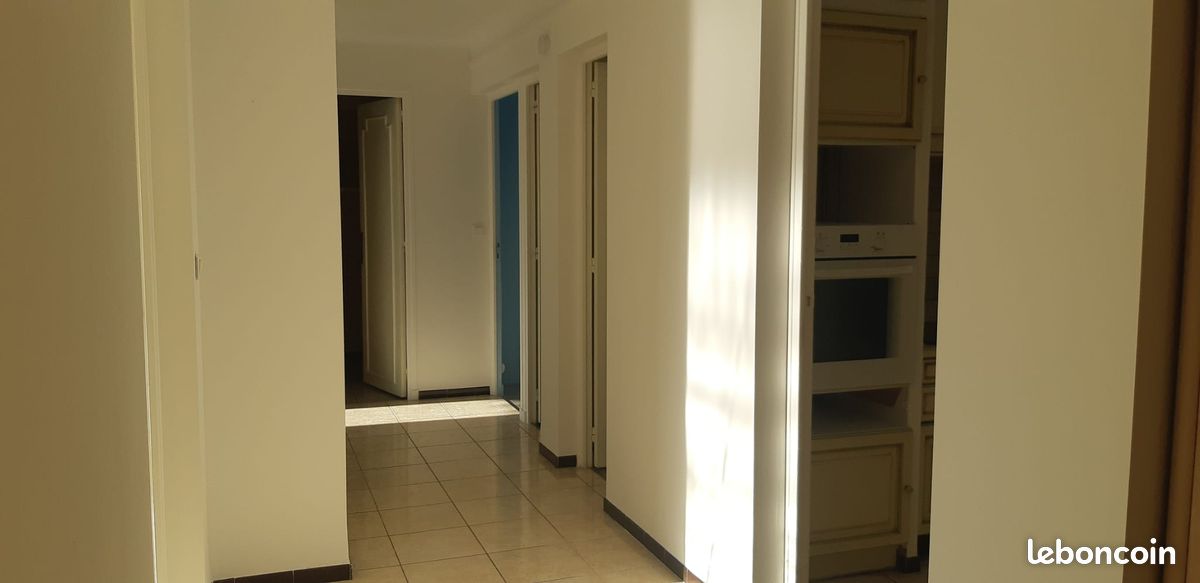 Appartement 3 pièces 74 m² · à Manosque · 74 m² · 135 000 €