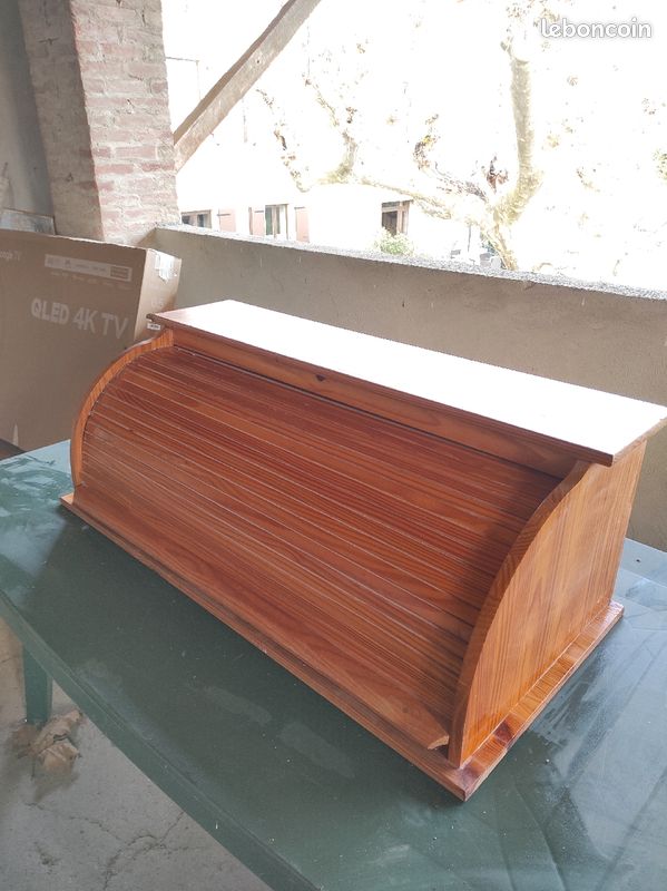 Vends meuble avec volet roulant (image 1)