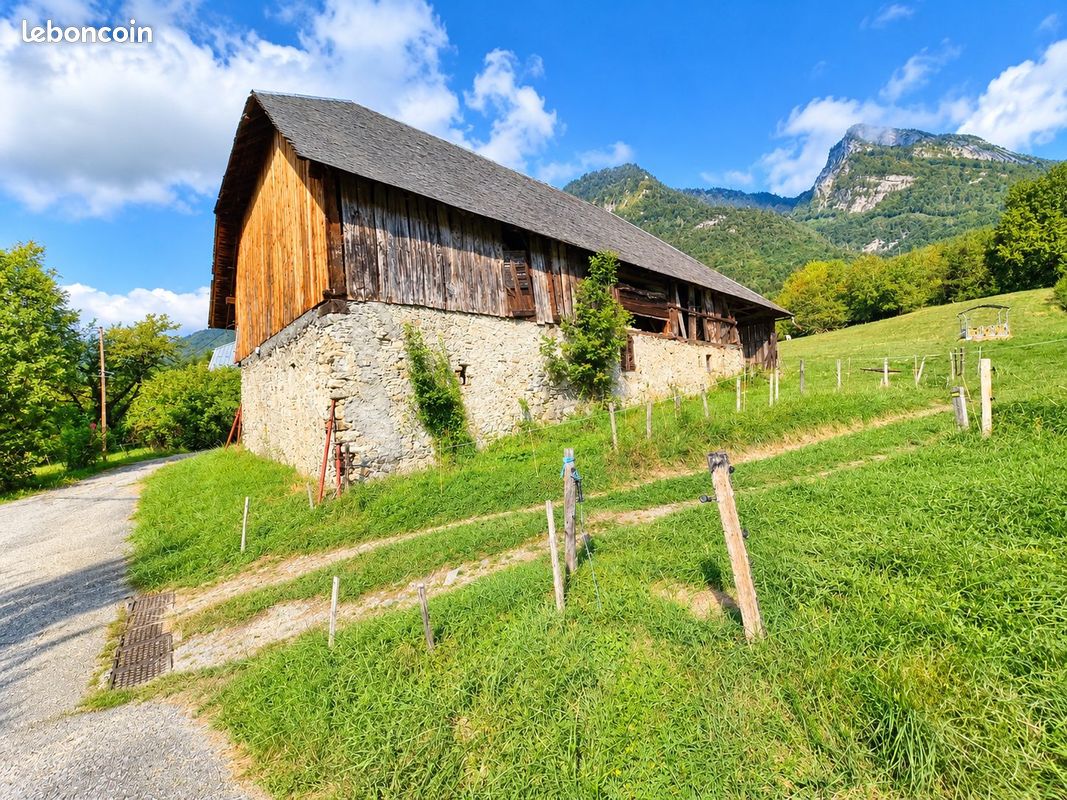 Maison 1 pièce 150 m² · à Mercury · 150 m² · 160 000 €