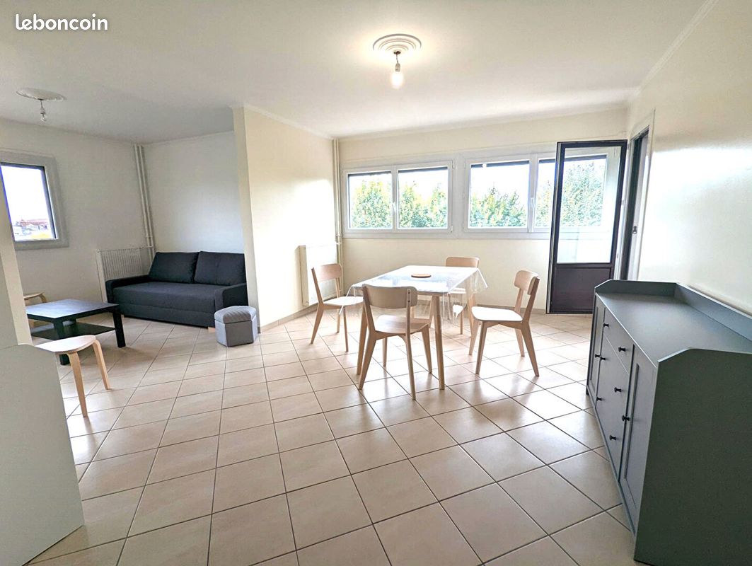 Appartement 5 pièces 99 m² · à Tours · 99 m² · 1 215 €