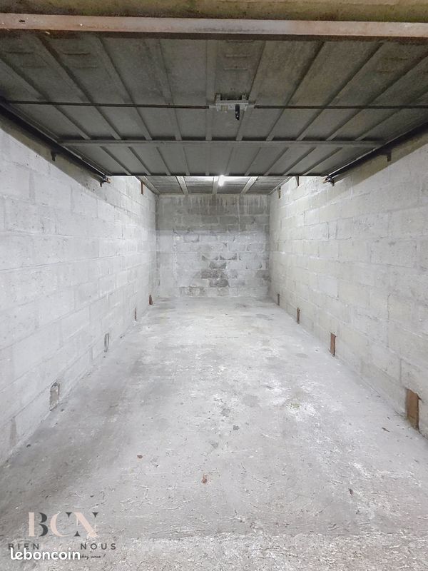Parking/box 13 m² Épinay-sur-Seine (image 4)