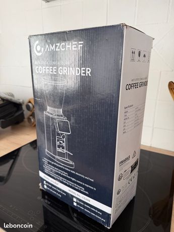 AMZCHEF Moulin à café électrique - Volume de ponçage individuel et 30 degrés de mouture réglables - Moulin à café électrique avec entonnoir de 300 g - Antistatique - Moulin à café