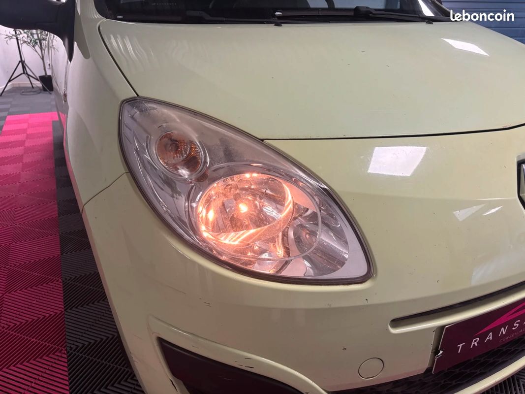 RENAULT TWINGO II 1.2 60 eco2 (image 20)