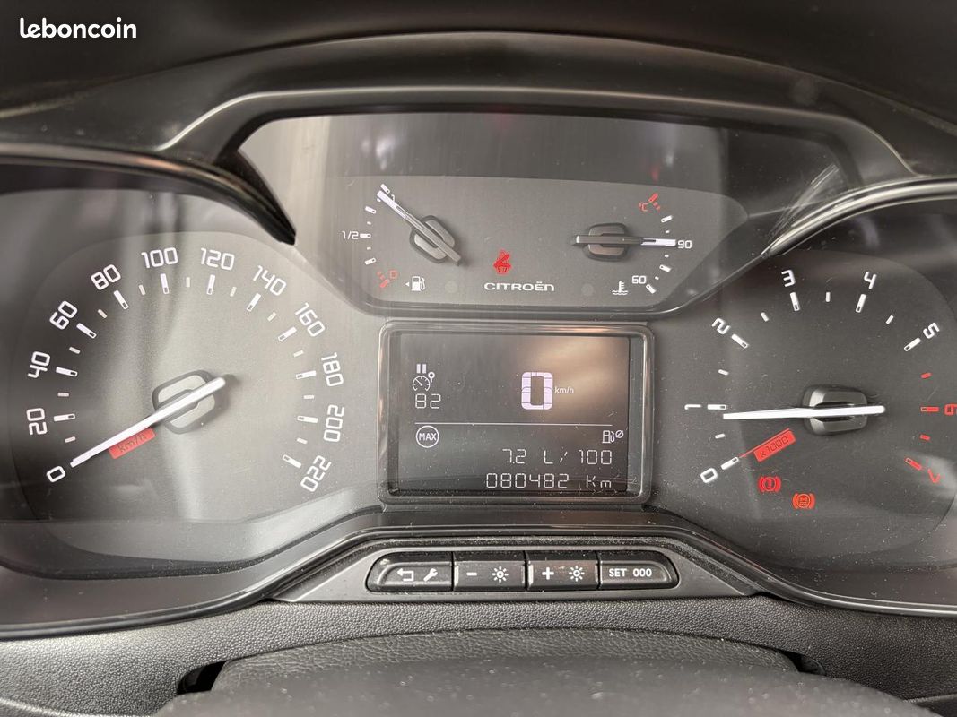 CITROËN C3 PureTech 110 S&S BVM6 Shine Business (image 19)