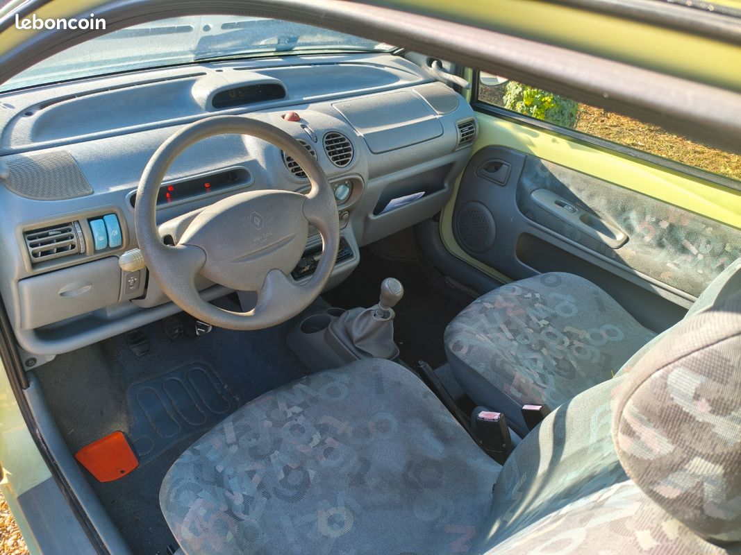 Av renault twingo essence bon état (image 3)