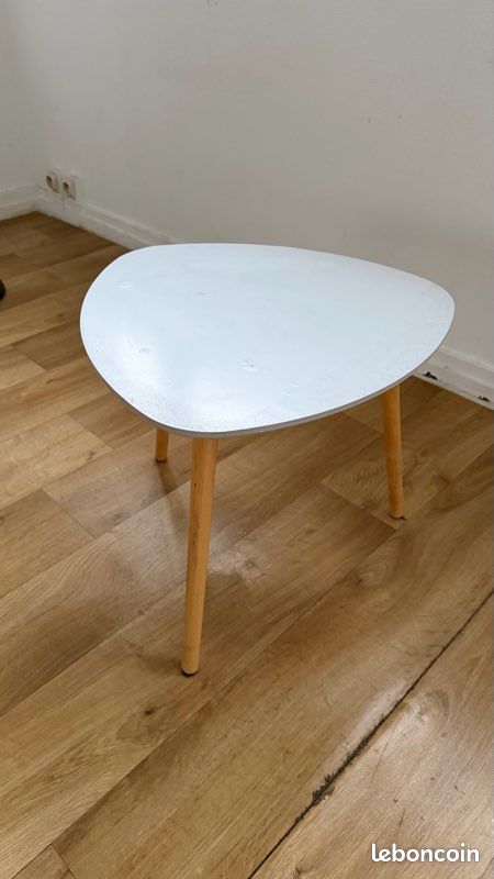 Petite table basse scandinave blanche (image 1)