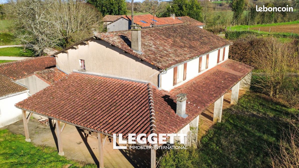 Maison 5 pièces 201 m² · à Ruffec · 201 m² · 160 500 €