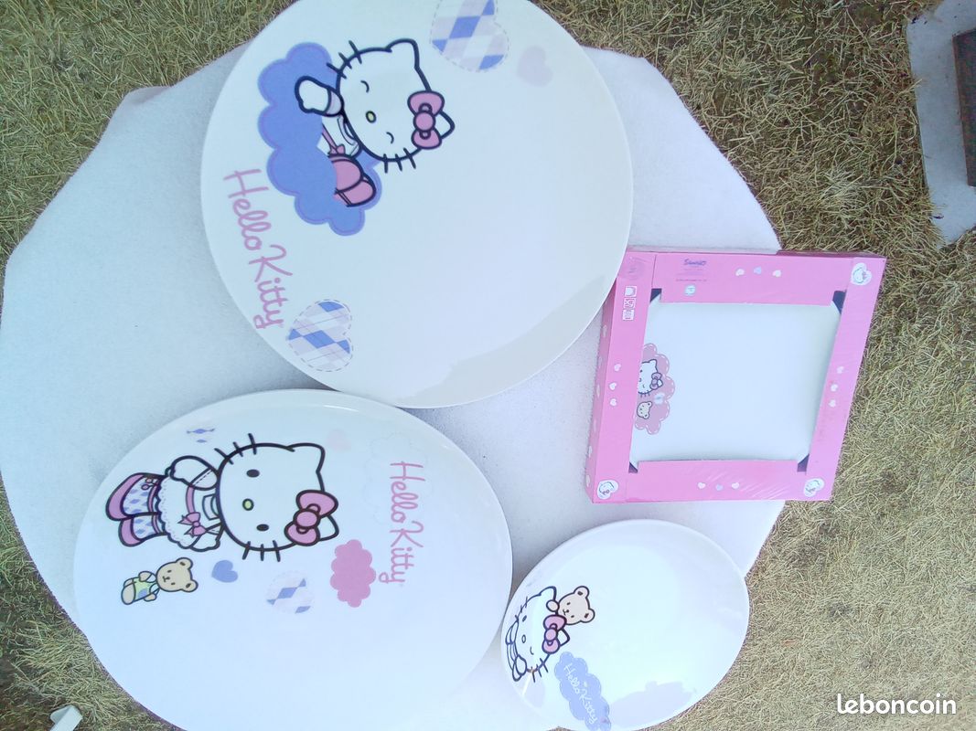 Lot de vaisselle Hello Kitty Party neuf vintage (image 2)