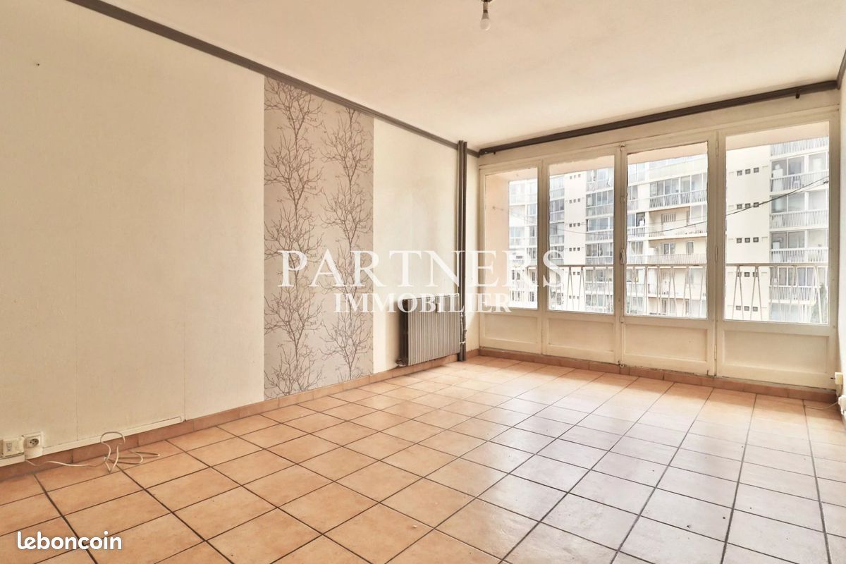 Appartement 4 pièces 84 m² · à Marseille · 84 m² · 220 000 €