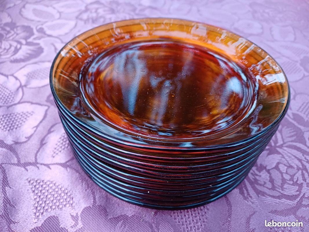 Assiettes à dessert marron (image 2)