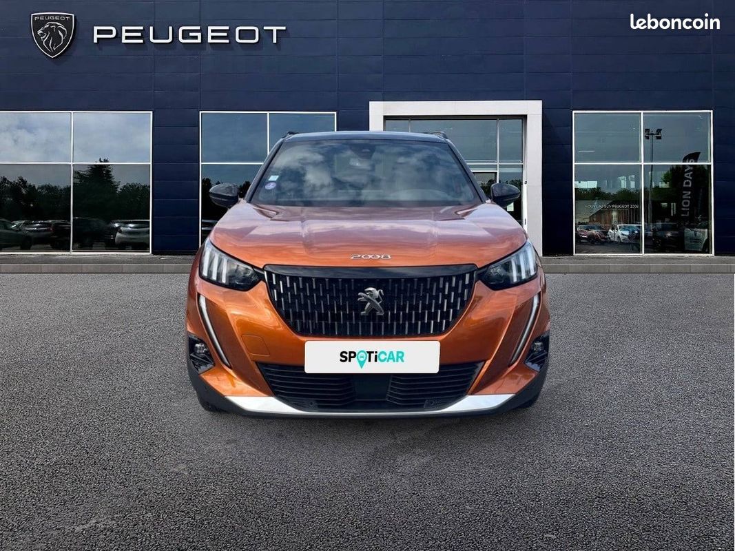 PEUGEOT 2008 PureTech 130 S&S EAT8 GT Pack (image 2)