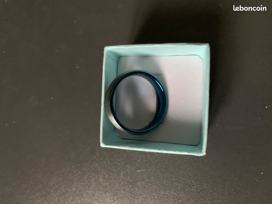 Bague en acier grise et bleue (image 3)