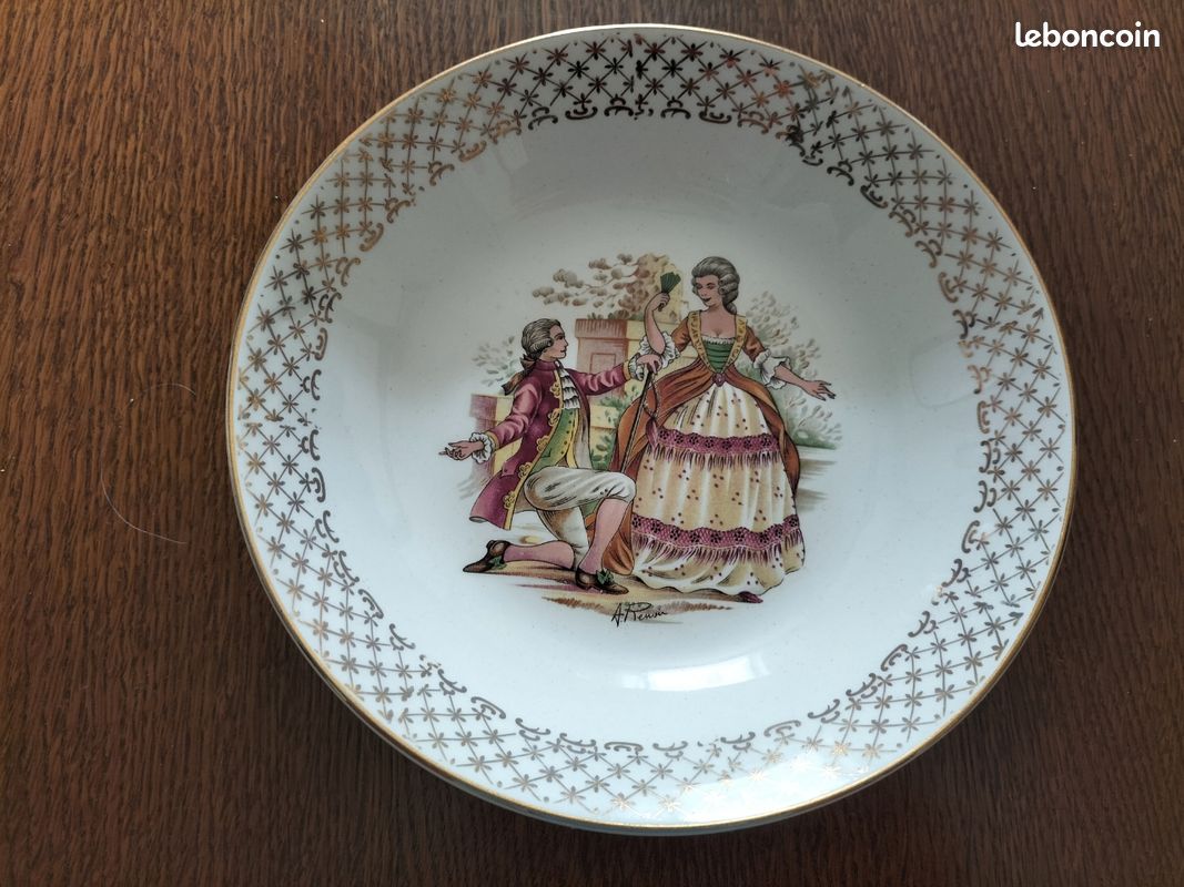 Assiettes anciennes en porcelaine (image 4)