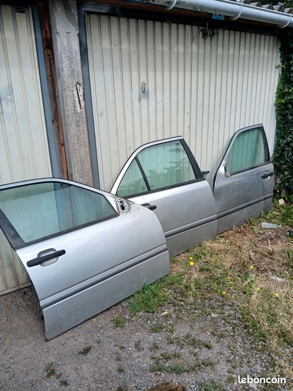 Port mercedes 220 (image 1)