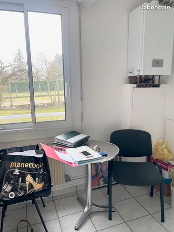 https://img.leboncoin.fr/api/v1/lbcpb1/images/00/f9/68/00f968576881f7081f6c4bd4f94c4d7bcbe25f3a.jpg?rule=ad-image