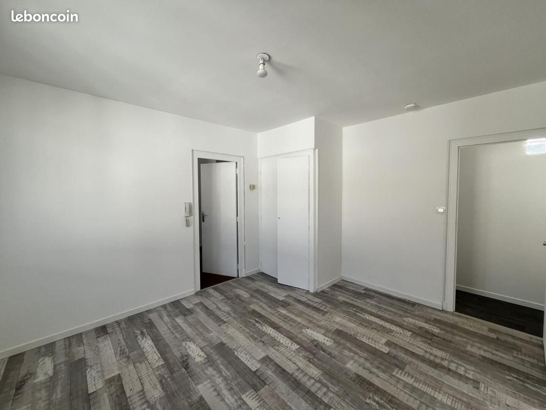 Appartement a louer angouleme - 1 pièce(s) - 28 m2 - Surfyn