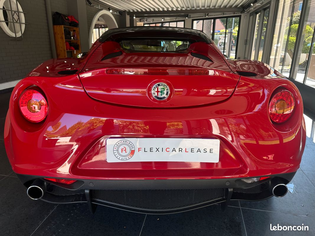 Alfa Romeo 4C Spider neuve (image 2)