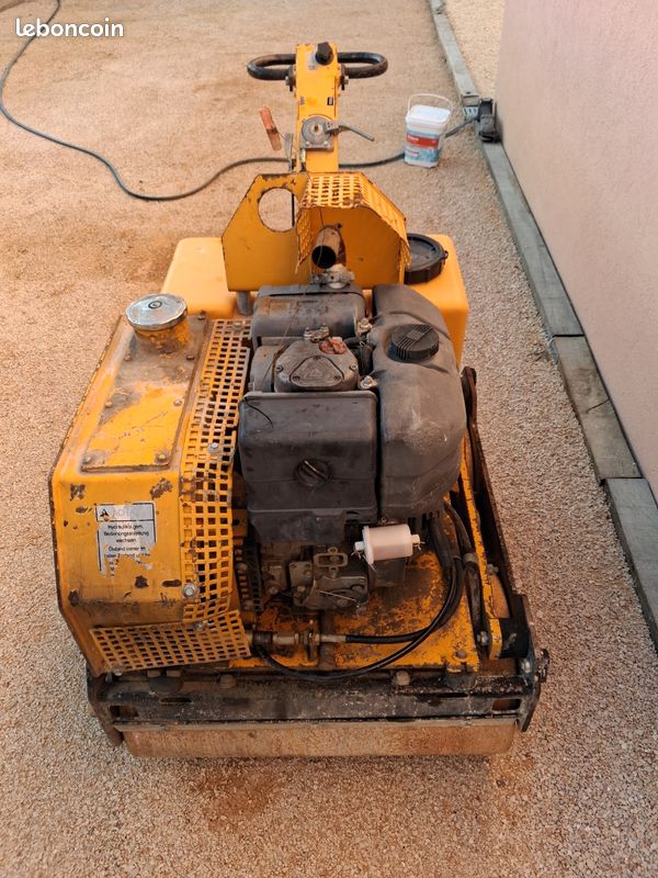 Rouleau compacteur 420 kg (image 1)