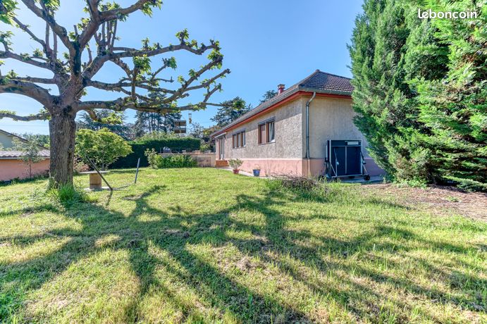 Maison 100m2 + dépendances avec beau terrain de 1000m2