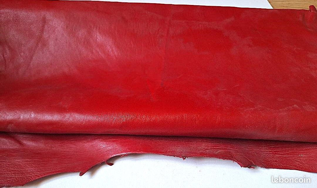 Lot de 3 peaux de cuir souple (Rouge, Camel, Noir) - Env. 80x60 cm (image 1)