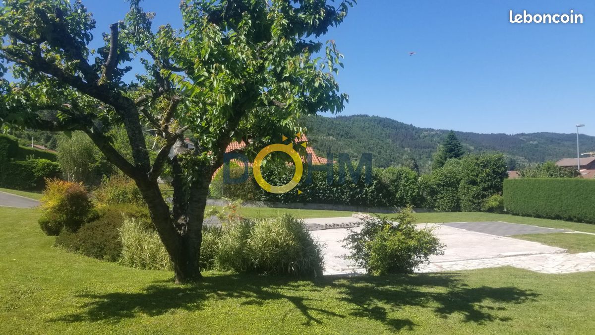 Terrain 1067 m² · à Aurec-sur-Loire · 1 067 m² · 164 000 €