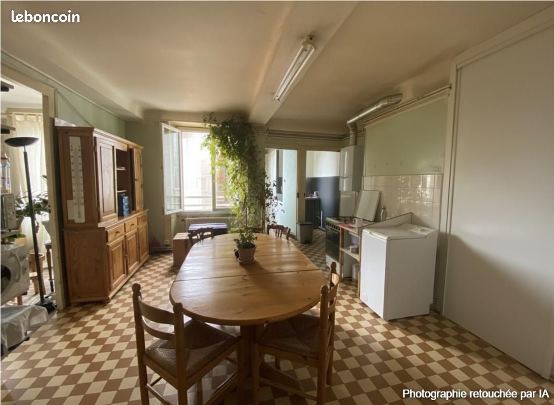 Appartement 7 pièces 165 m² · à Saint-Étienne · 165 m² · 160 000 €