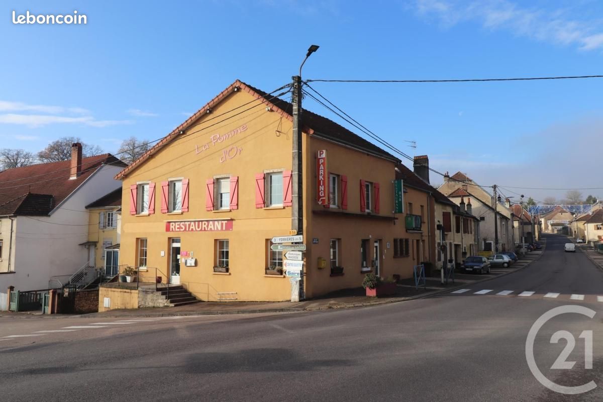 Maison 13 pièces 355 m² · à Port-sur-Saône · 355 m² · 182 000 €