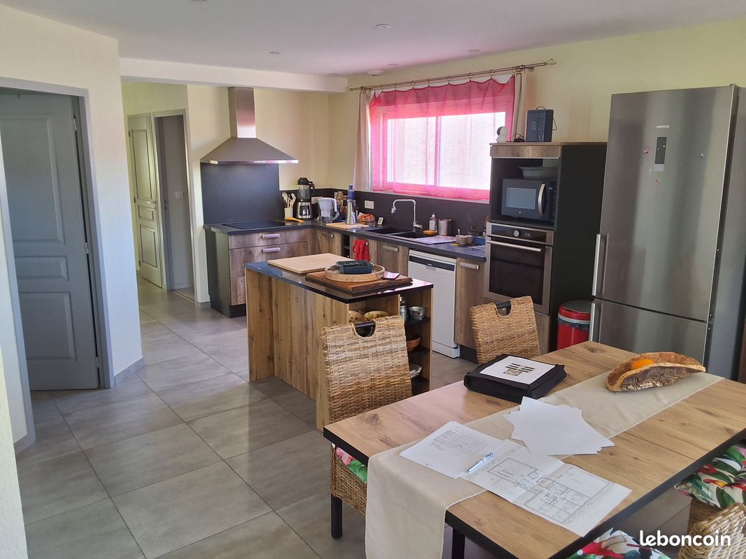 Maison 5 pièces 130 m² · à Lantriac · 130 m² · 985 €