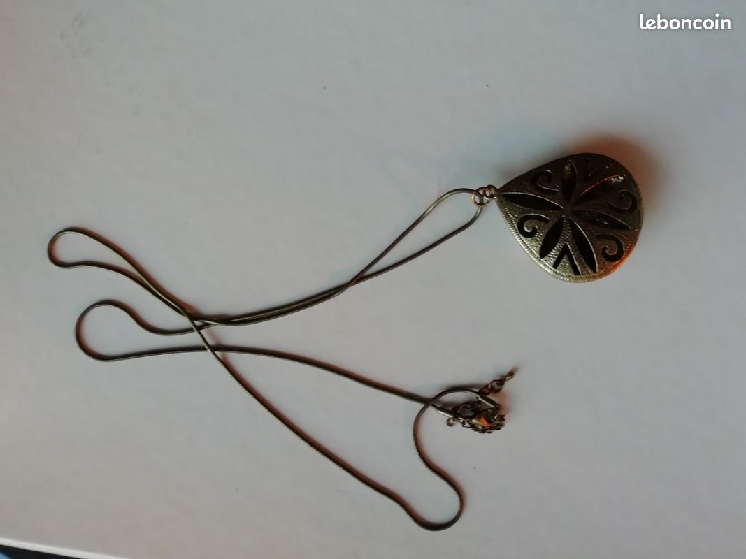 Collier pendentif avec brillants goutte (image 3)