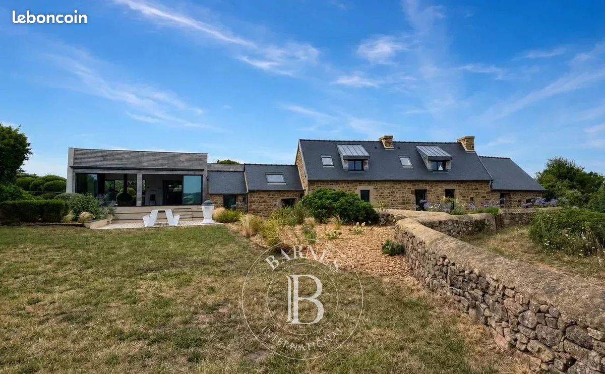 Maison 8 pièces 300 m² · à Penvénan · 300 m² · 1 885 000 €