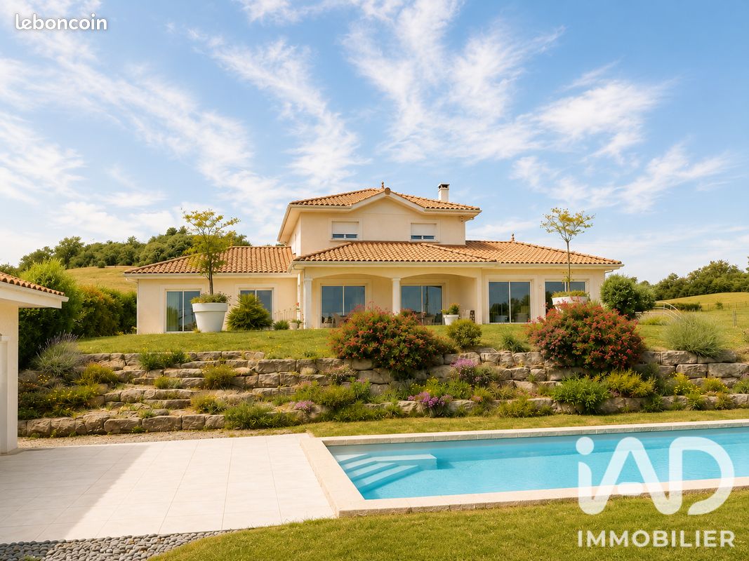 Maison 6 pièces 233 m² · à Bourgoin-Jallieu · 233 m² · 799 000 €